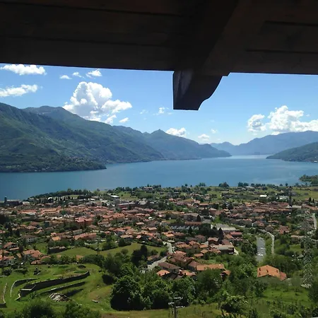 Mit Blick Auf Den Comer Appartement
