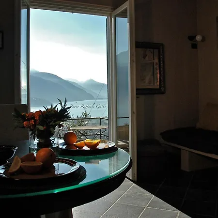 Mit Blick Auf Den Comer Appartement *